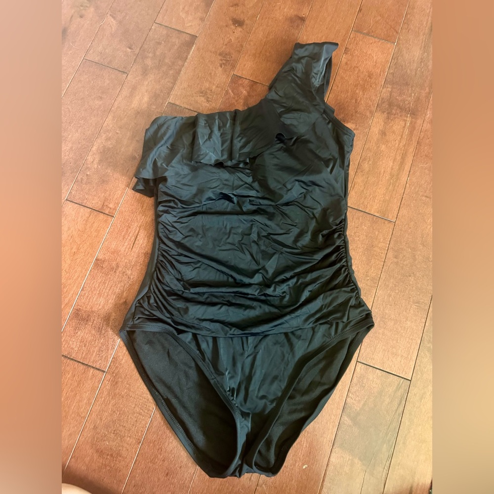 NWOT Black One-Shoulder Swimsuit